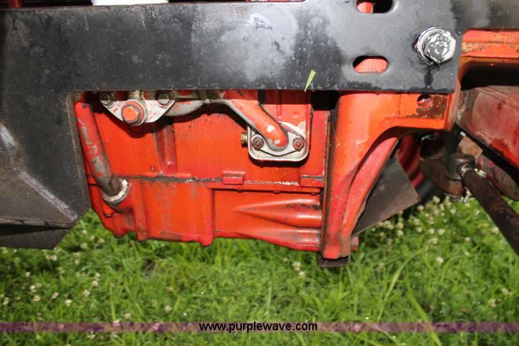 image for item J5882 1983 International 884 tractor