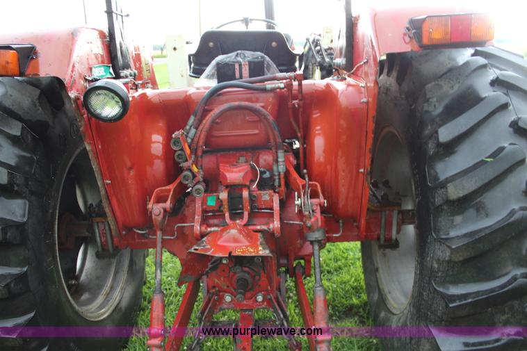image for item J5882 1983 International 884 tractor