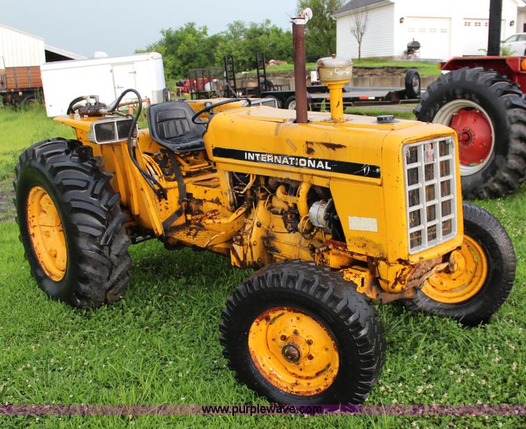 image for item J5883 International I2500B tractor