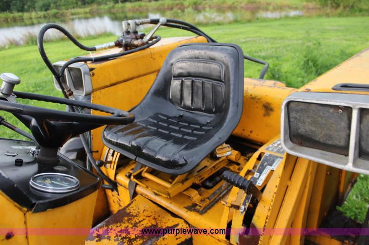 image for item J5883 International I2500B tractor