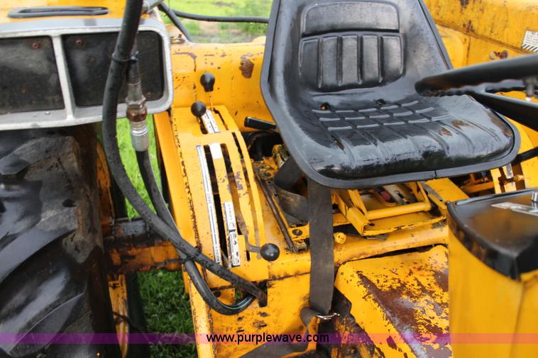 image for item J5883 International I2500B tractor