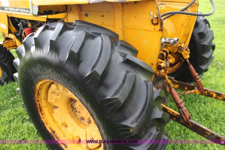 image for item J5883 International I2500B tractor