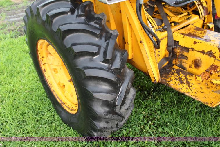 image for item J5883 International I2500B tractor