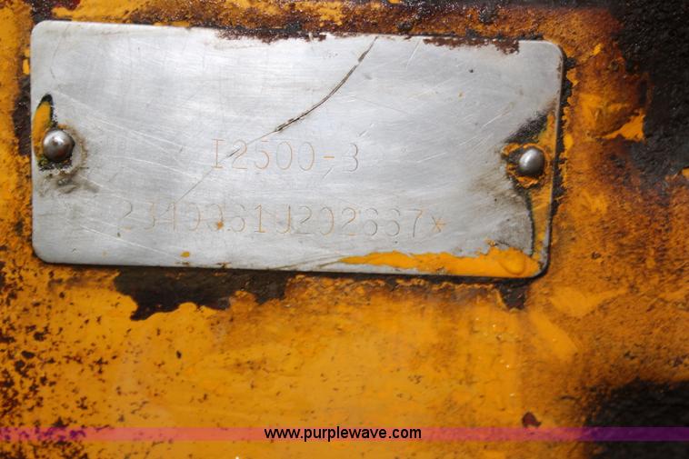image for item J5883 International I2500B tractor