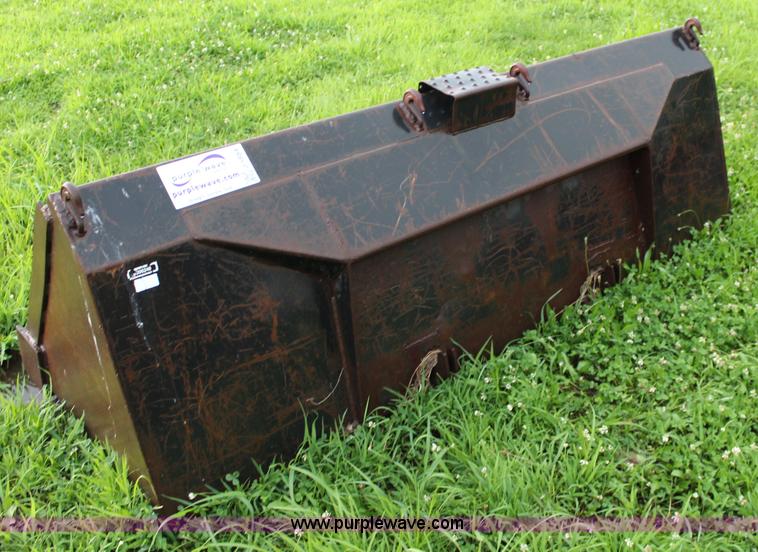 image for item J5884 86"W bucket