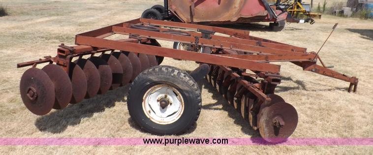 image for item J6944 International 330 tandem off-set disk