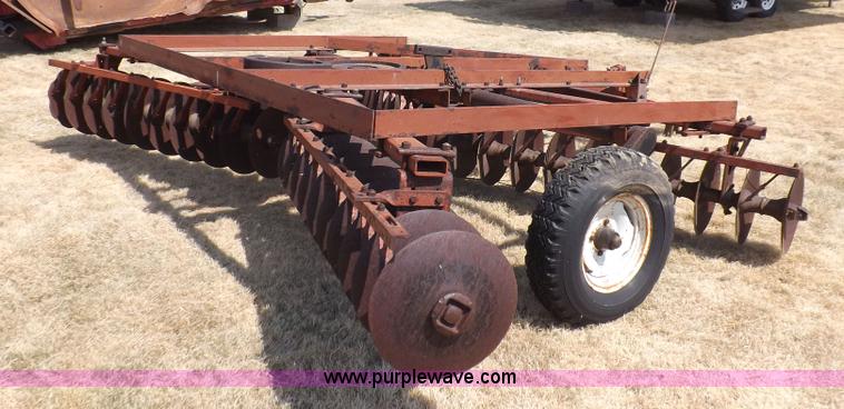 image for item J6944 International 330 tandem off-set disk