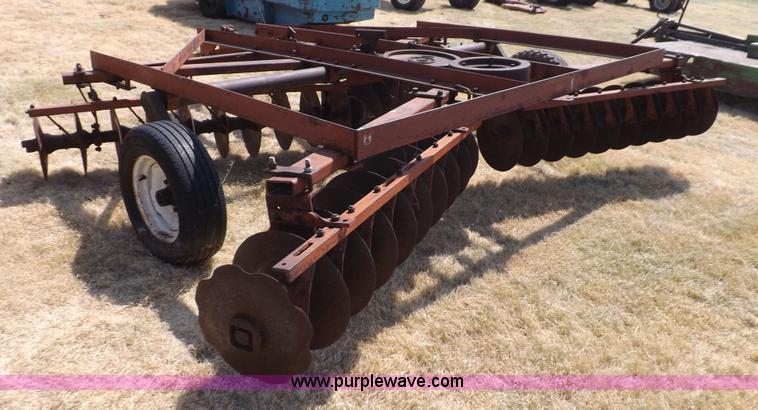 image for item J6944 International 330 tandem off-set disk