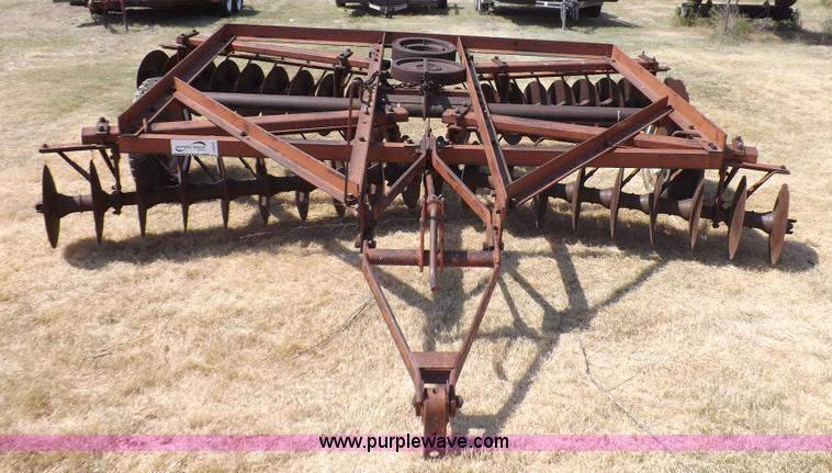 image for item J6944 International 330 tandem off-set disk