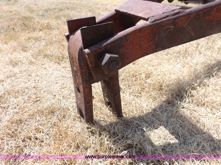 image for item J6944 International 330 tandem off-set disk