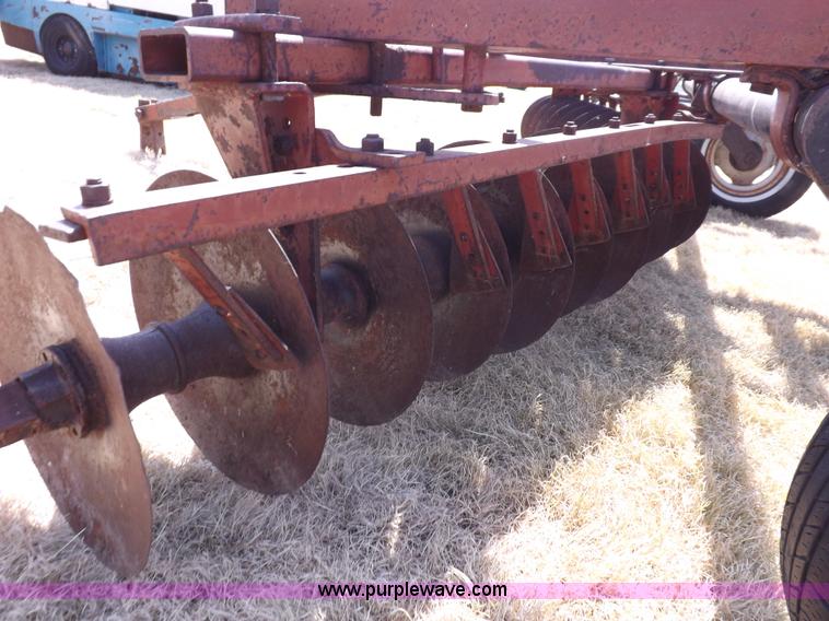 image for item J6944 International 330 tandem off-set disk