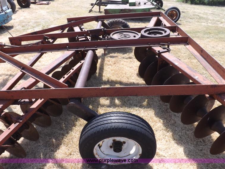 image for item J6944 International 330 tandem off-set disk