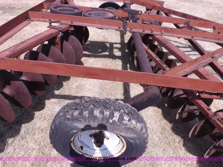 image for item J6944 International 330 tandem off-set disk