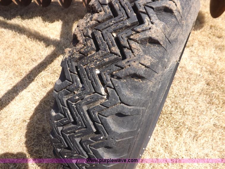 image for item J6944 International 330 tandem off-set disk