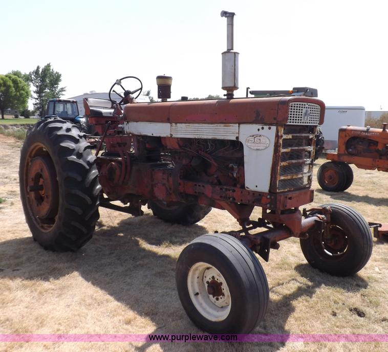 image for item J6948 1961 Farmall 560 tractor