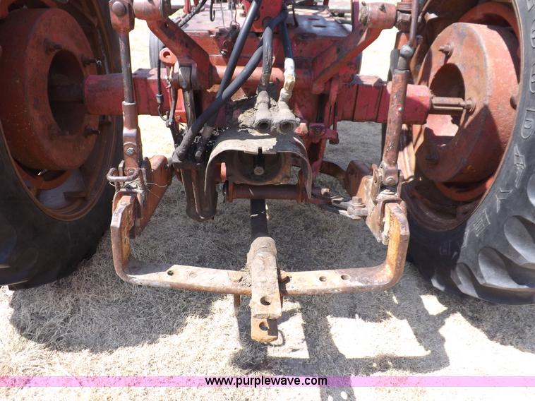 image for item J6948 1961 Farmall 560 tractor