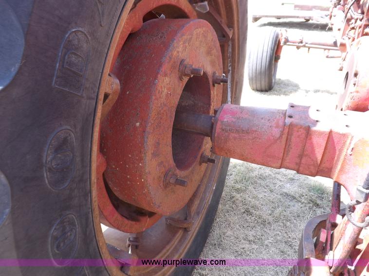 image for item J6948 1961 Farmall 560 tractor