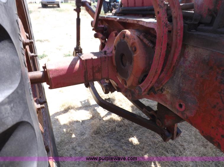 image for item J6948 1961 Farmall 560 tractor