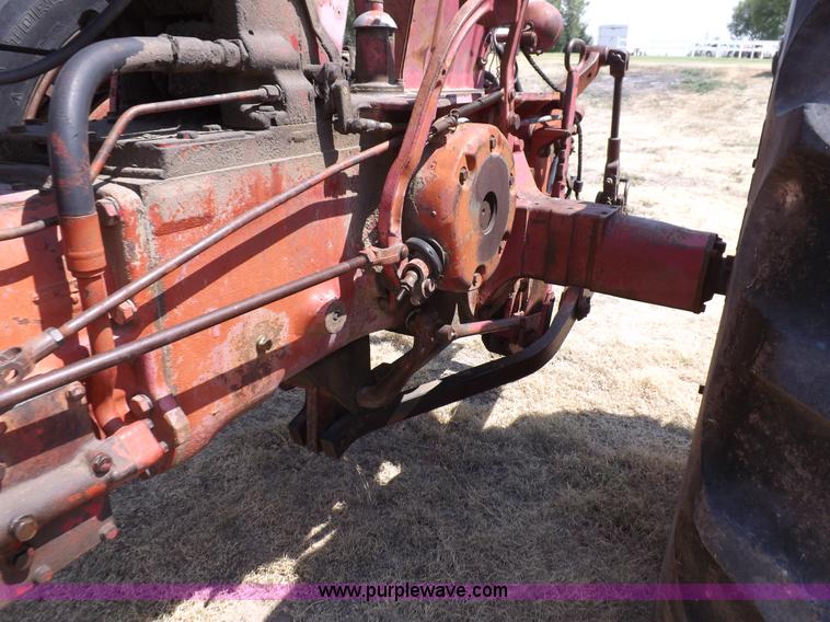 image for item J6948 1961 Farmall 560 tractor