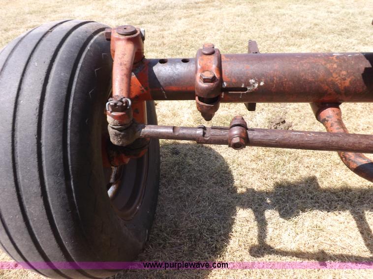 image for item J6948 1961 Farmall 560 tractor