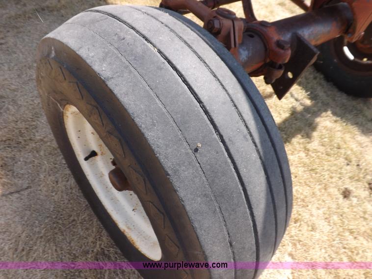 image for item J6948 1961 Farmall 560 tractor