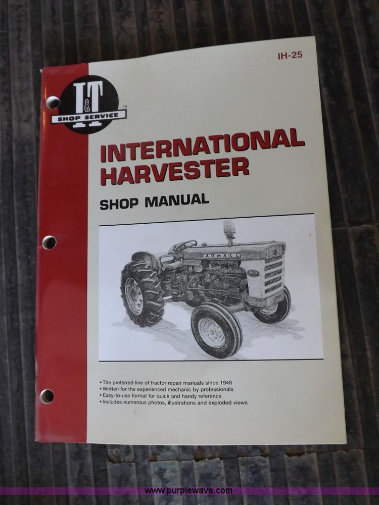 image for item J6948 1961 Farmall 560 tractor