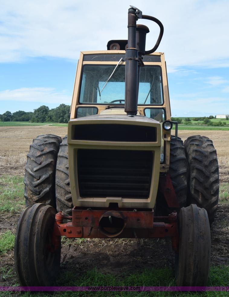 image for item J7856 1972 Case 1370 tractor