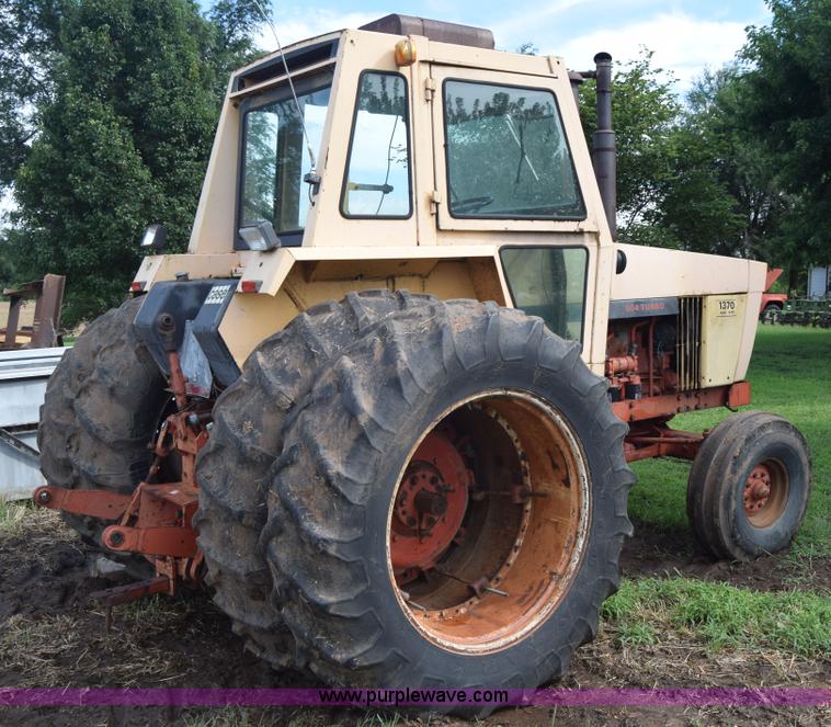 image for item J7856 1972 Case 1370 tractor