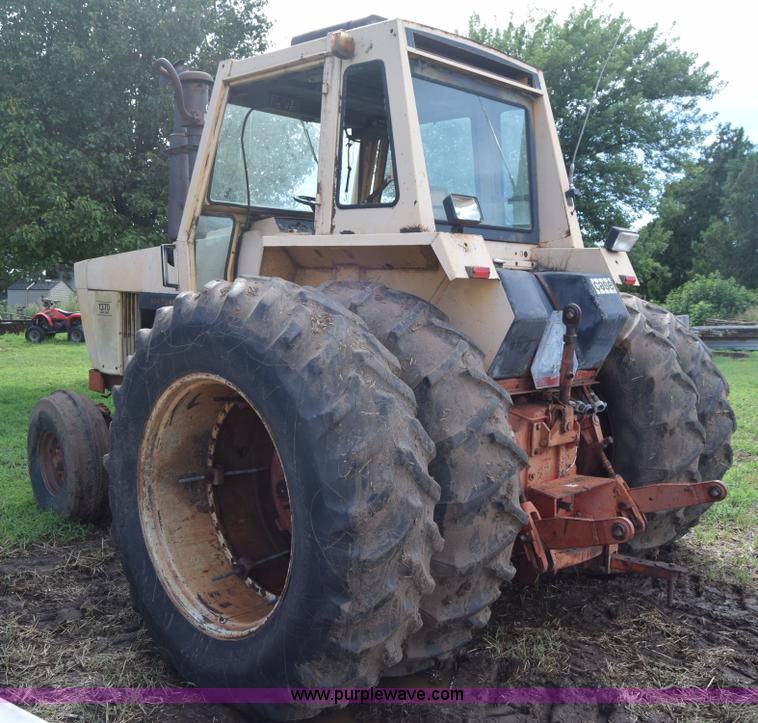image for item J7856 1972 Case 1370 tractor