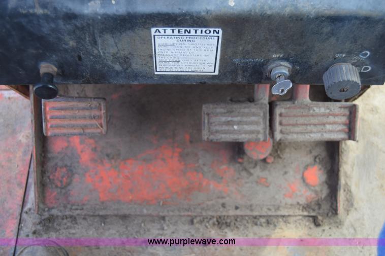 image for item J7856 1972 Case 1370 tractor