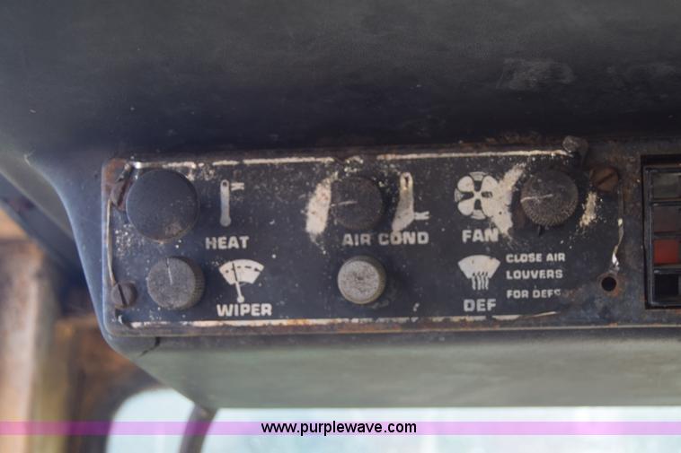 image for item J7856 1972 Case 1370 tractor