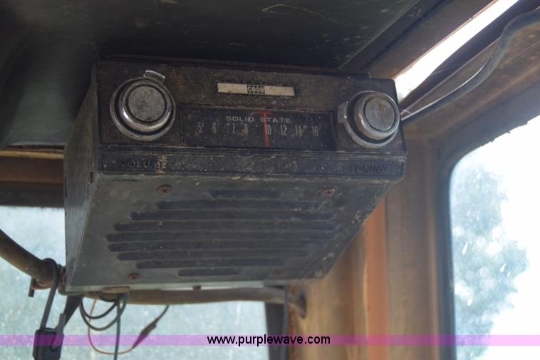 image for item J7856 1972 Case 1370 tractor