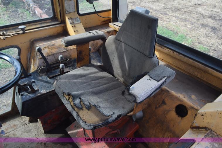 image for item J7856 1972 Case 1370 tractor