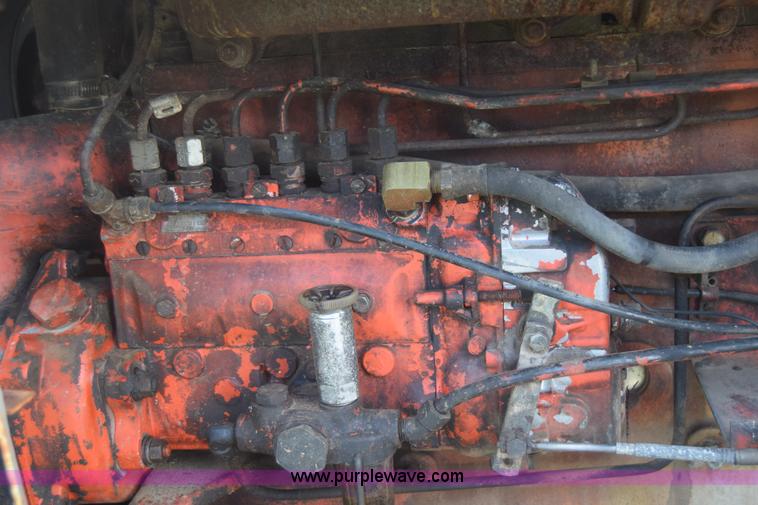 image for item J7856 1972 Case 1370 tractor