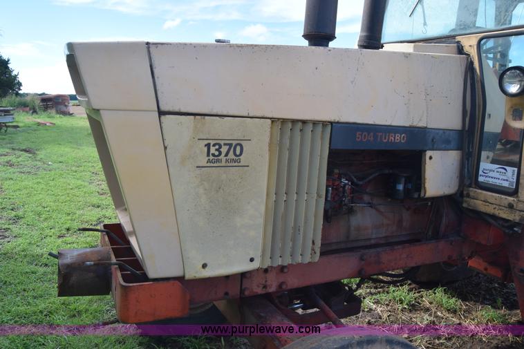 image for item J7856 1972 Case 1370 tractor