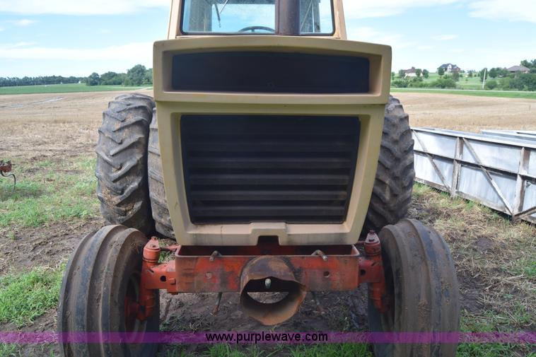 image for item J7856 1972 Case 1370 tractor