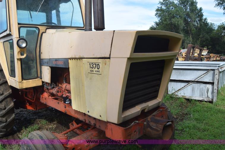 image for item J7856 1972 Case 1370 tractor