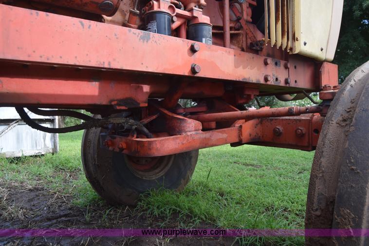 image for item J7856 1972 Case 1370 tractor