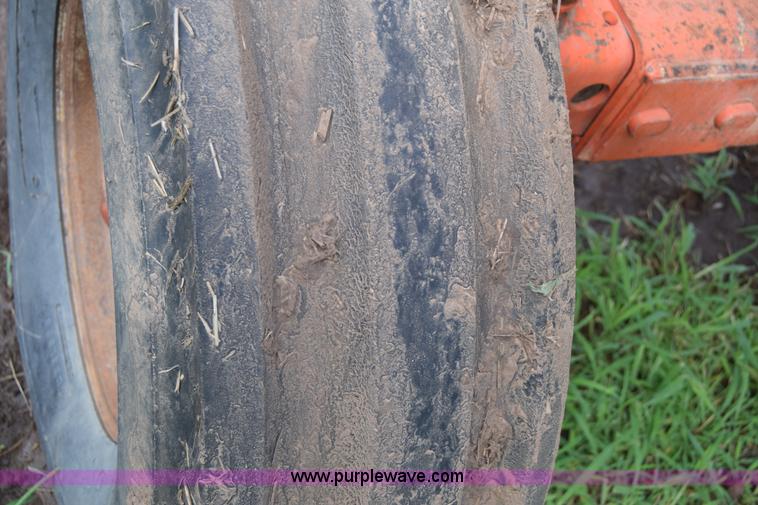 image for item J7856 1972 Case 1370 tractor