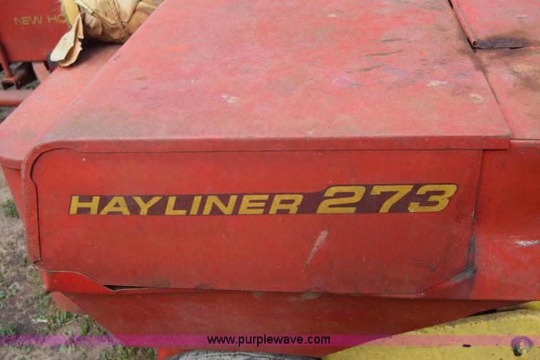 image for item J7875 New Holland 273 small square baler