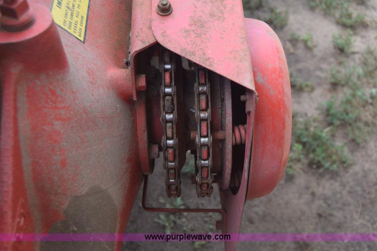 image for item J7875 New Holland 273 small square baler