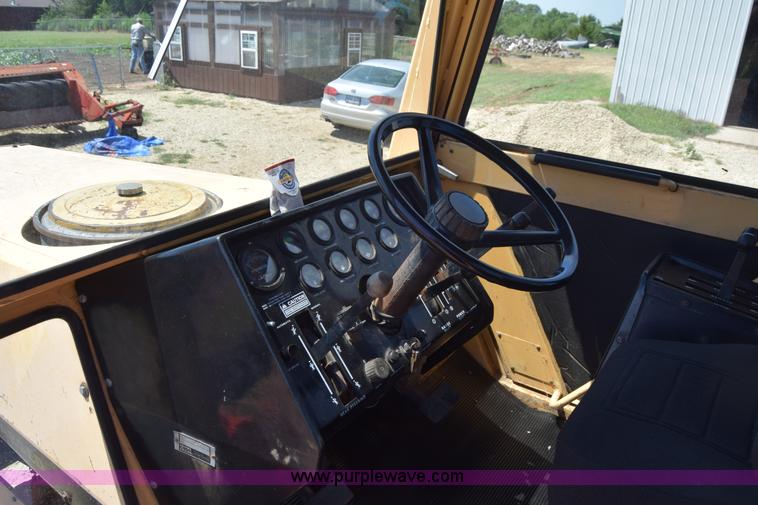 image for item J7938 1973 Case 2470 4WD tractor