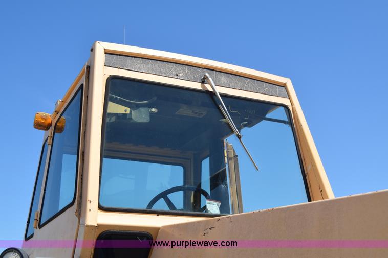 image for item J7938 1973 Case 2470 4WD tractor