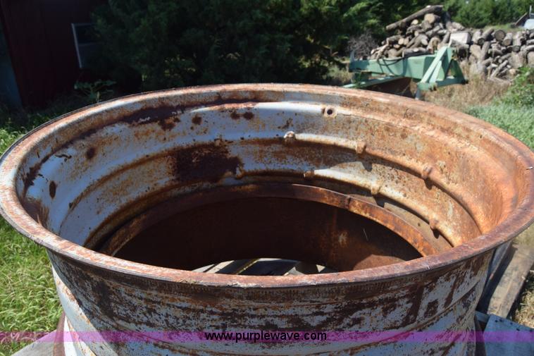 image for item J7938 1973 Case 2470 4WD tractor