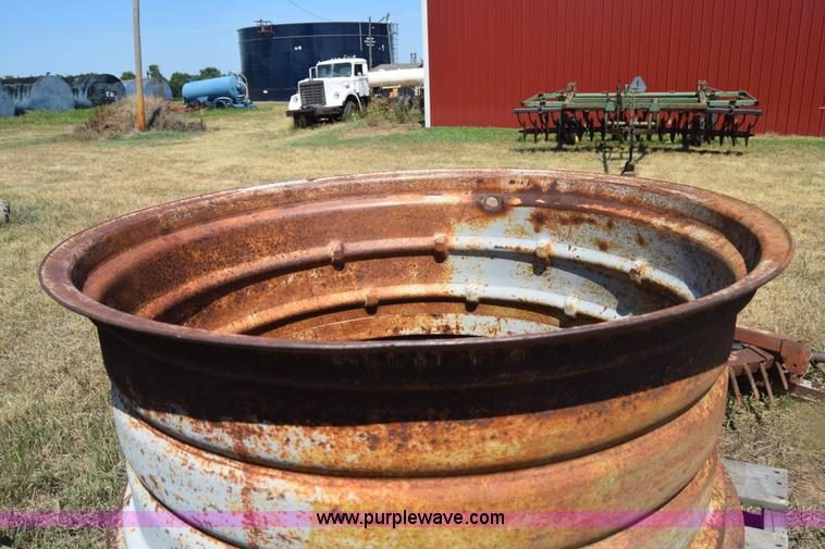 image for item J7938 1973 Case 2470 4WD tractor