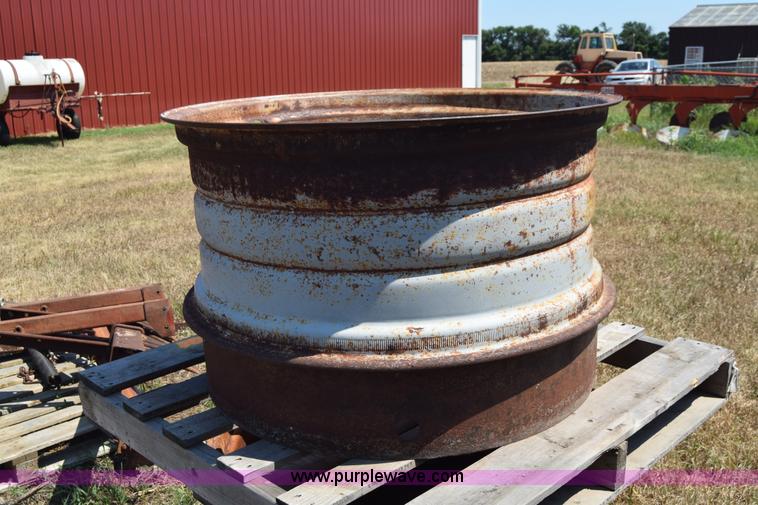 image for item J7938 1973 Case 2470 4WD tractor