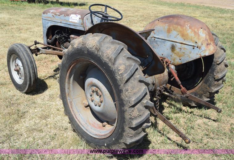 image for item J7939 Massey-Ferguson TE20 tractor