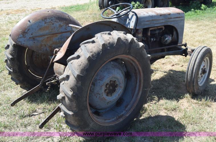 image for item J7939 Massey-Ferguson TE20 tractor