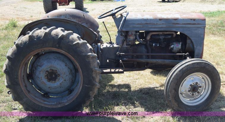 image for item J7939 Massey-Ferguson TE20 tractor