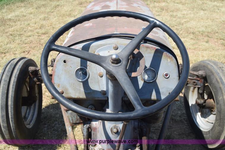 image for item J7939 Massey-Ferguson TE20 tractor